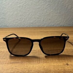 NWOT Hugo Boss women’s sunglasses